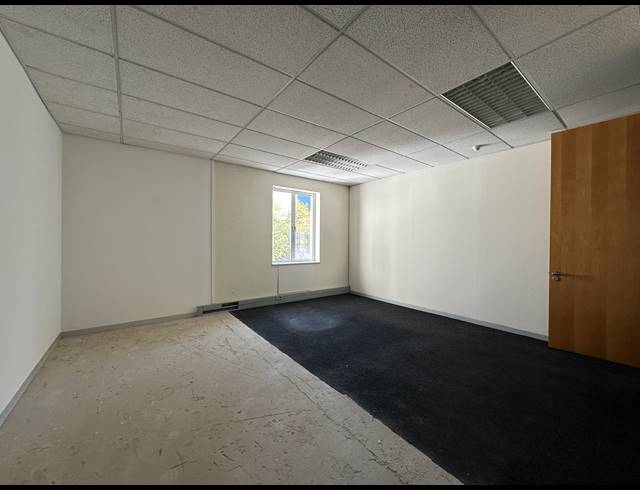 1,172M² OFFICE TO LET IN SANDTON CENTRAL